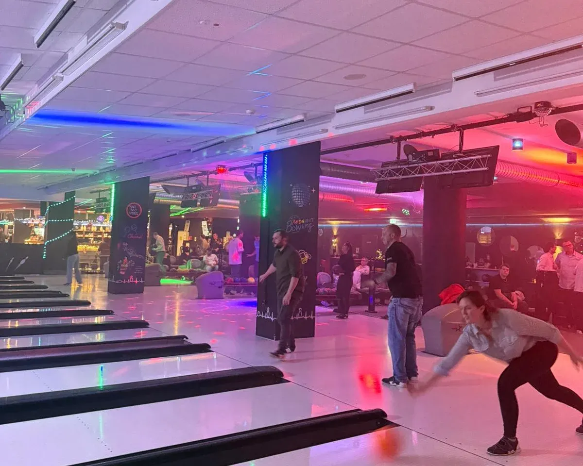 Gäste beim Bowlen im Champs Bowling Kiel