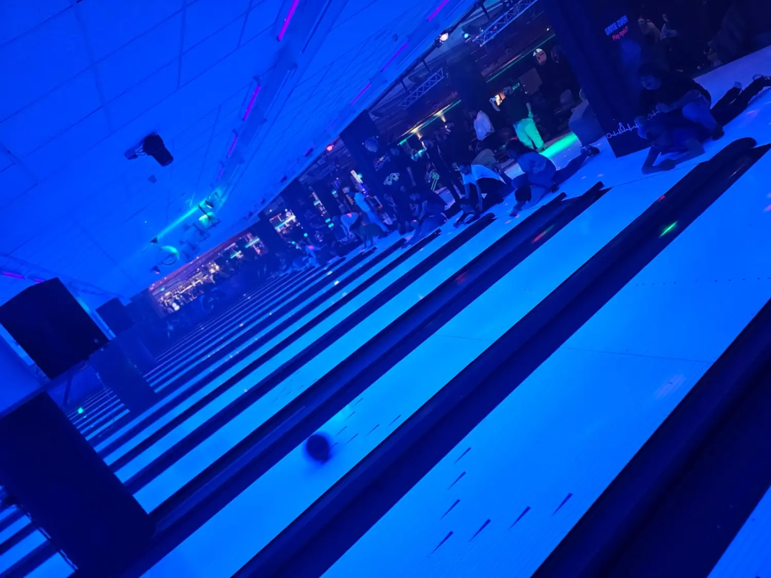 Champs Bowling Kiel GmbH Mondscheinbowling