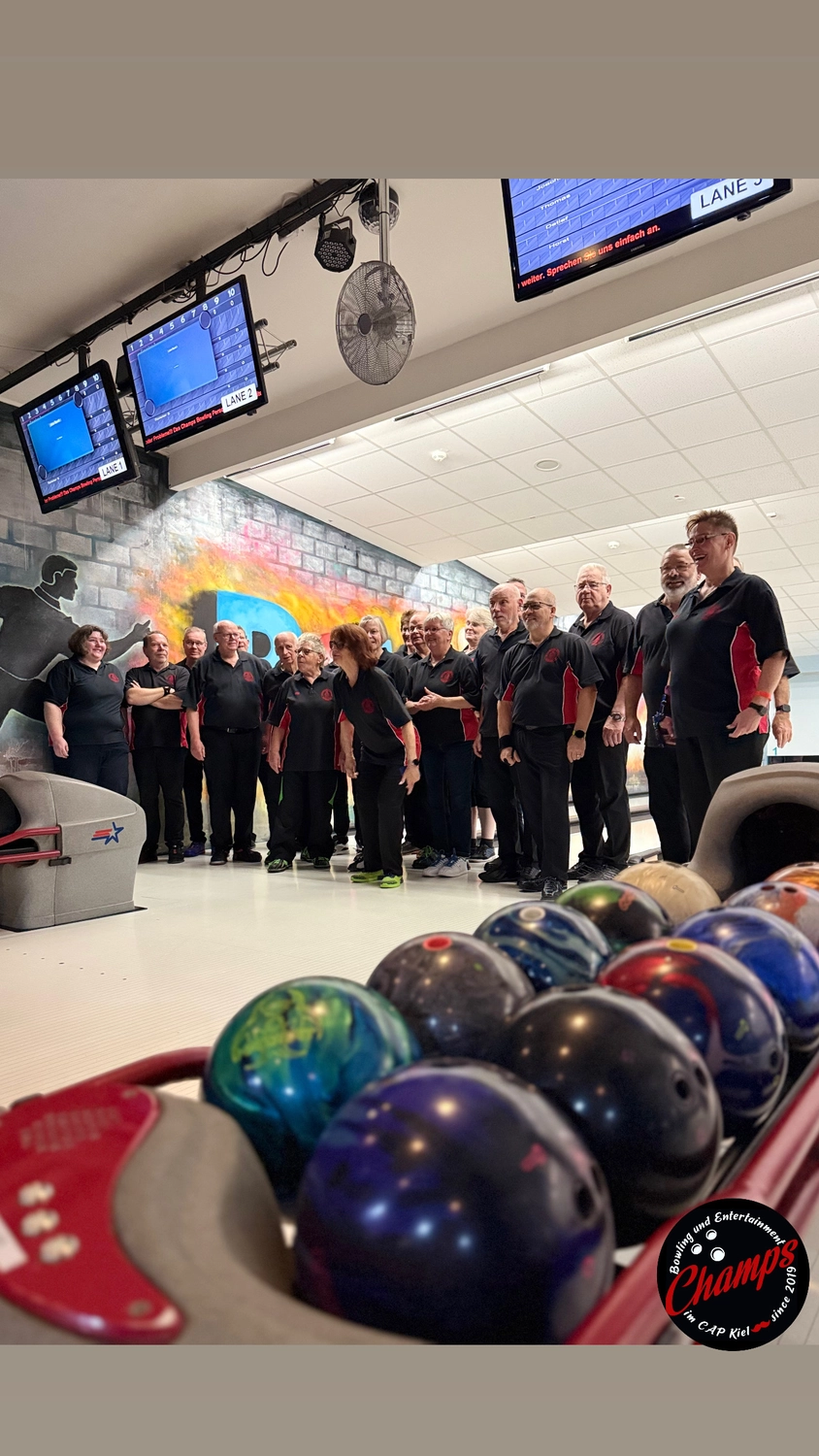 Santa in der Bowlinganlage der Champs Bowling Kiel GmbH