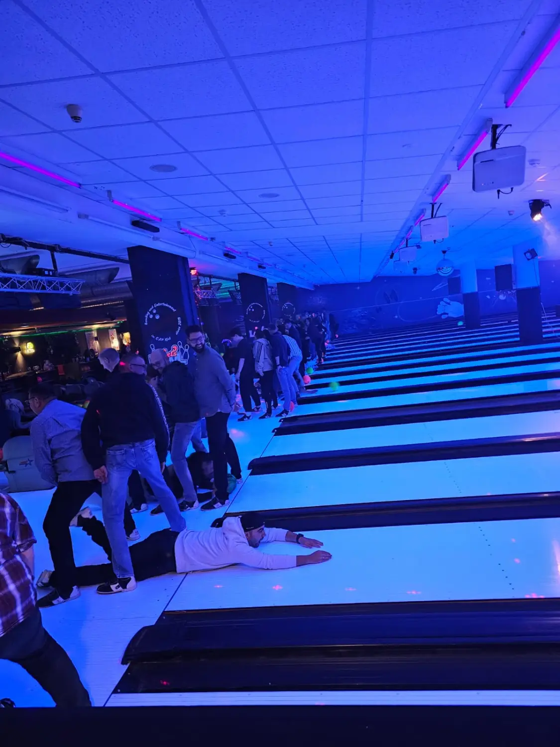 Champs Bowling Kiel GmbH Menschen im Bowlingbereich